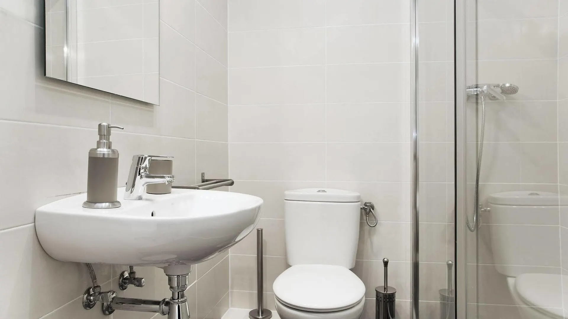 Flateli Roger Apartment Barcelona